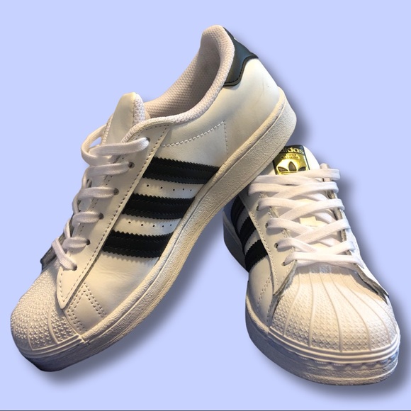 Size 3/35 Adidas Superstars - Picture 1 of 2